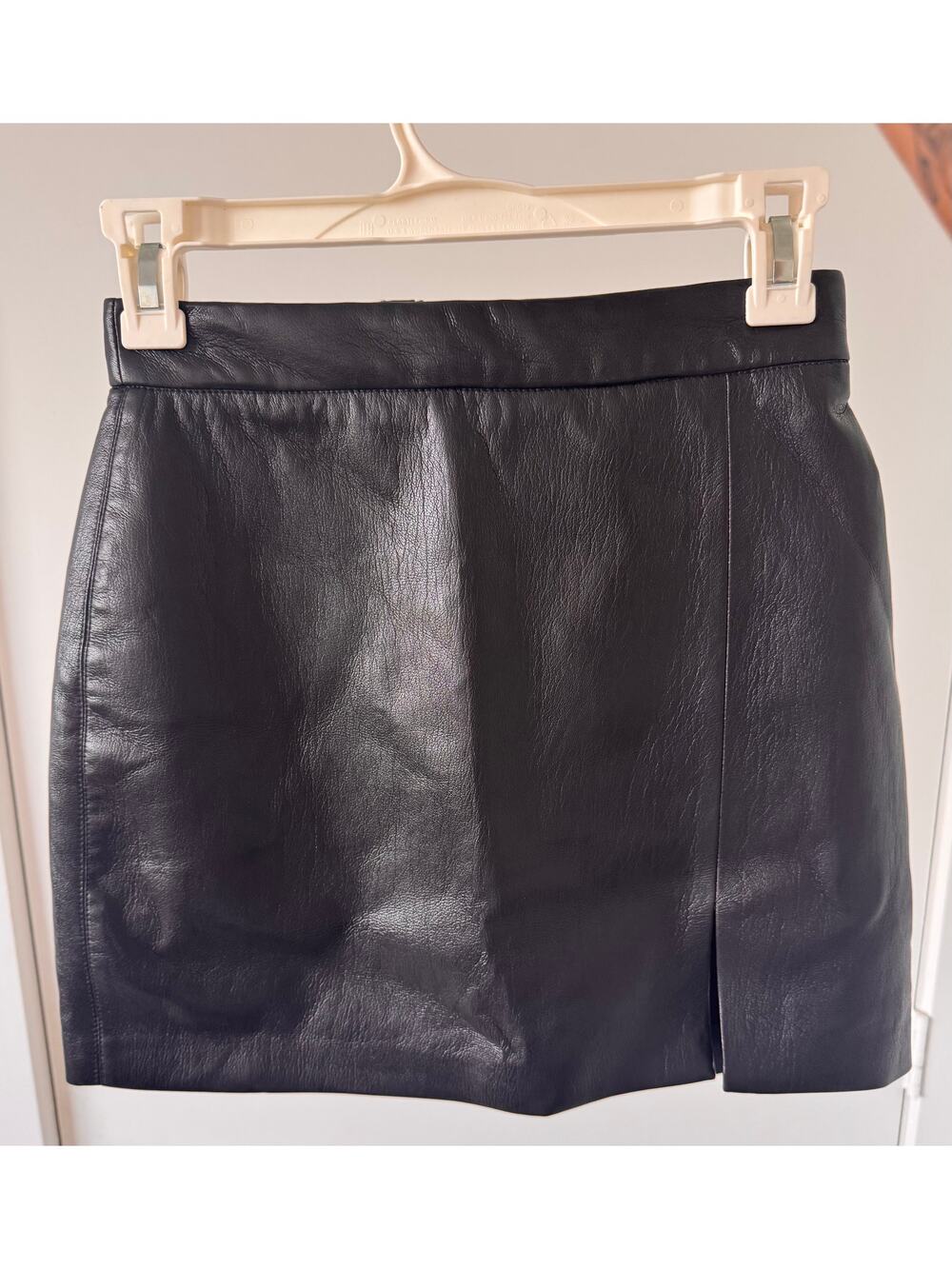 Wilfred by Aritzia Faux Leather Mini Skirt 0 (XS)